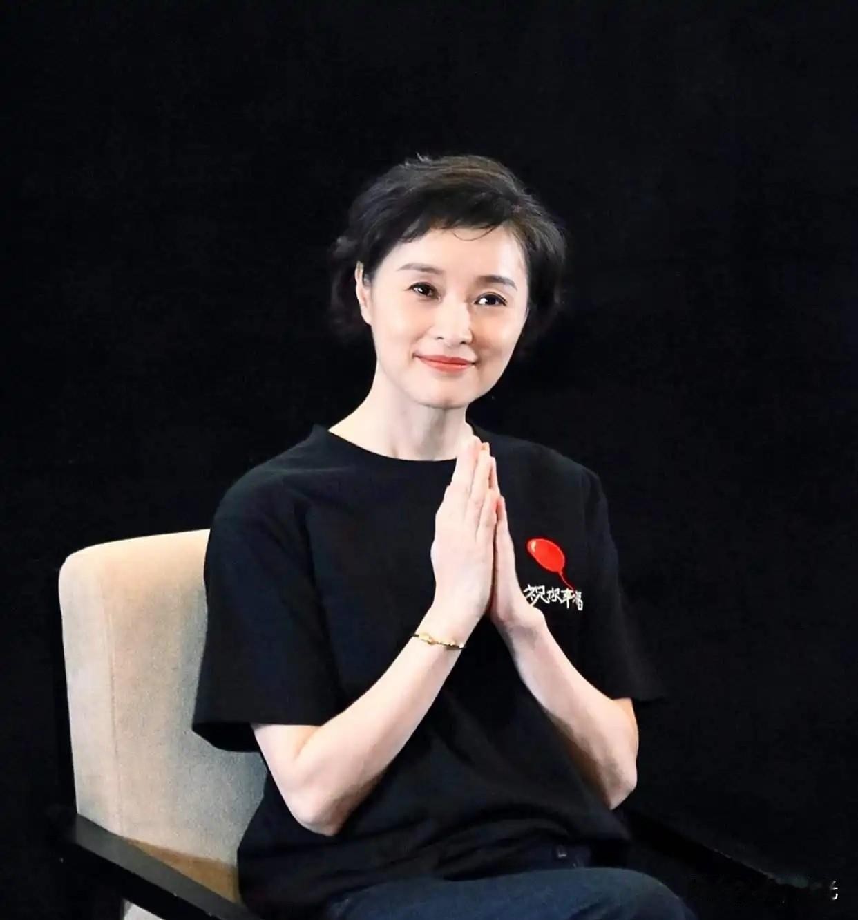 演员吴越说：“我其实对我的外貌，一直是不自信的，因为我从来都不觉得我好看，而且事