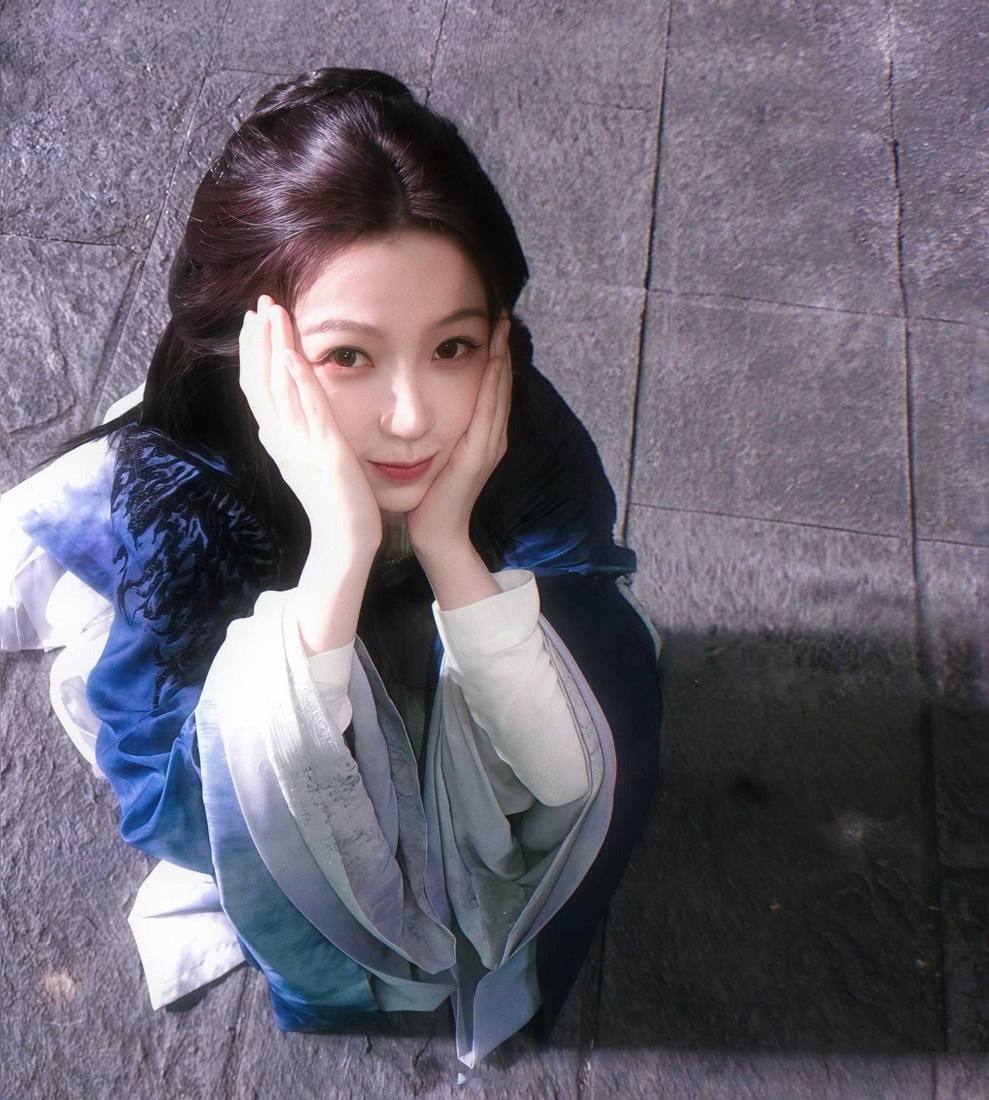 感觉主母就这样萌萌的看着我