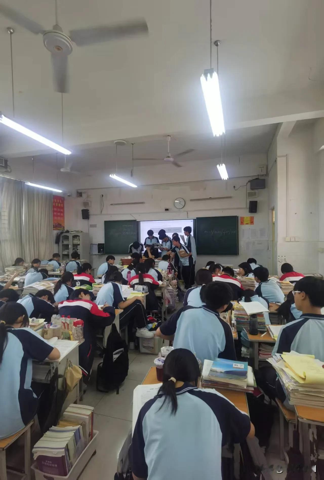 高中孩子到了高中，三年之后的高考成绩：1、混日子+父母管不住+不听老师的话