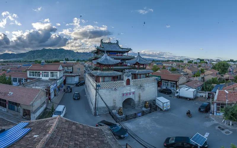 小城故事多！人来人往间，小城故事着实精彩！还有那首“张家溜溜大哥，人才溜溜好啦；