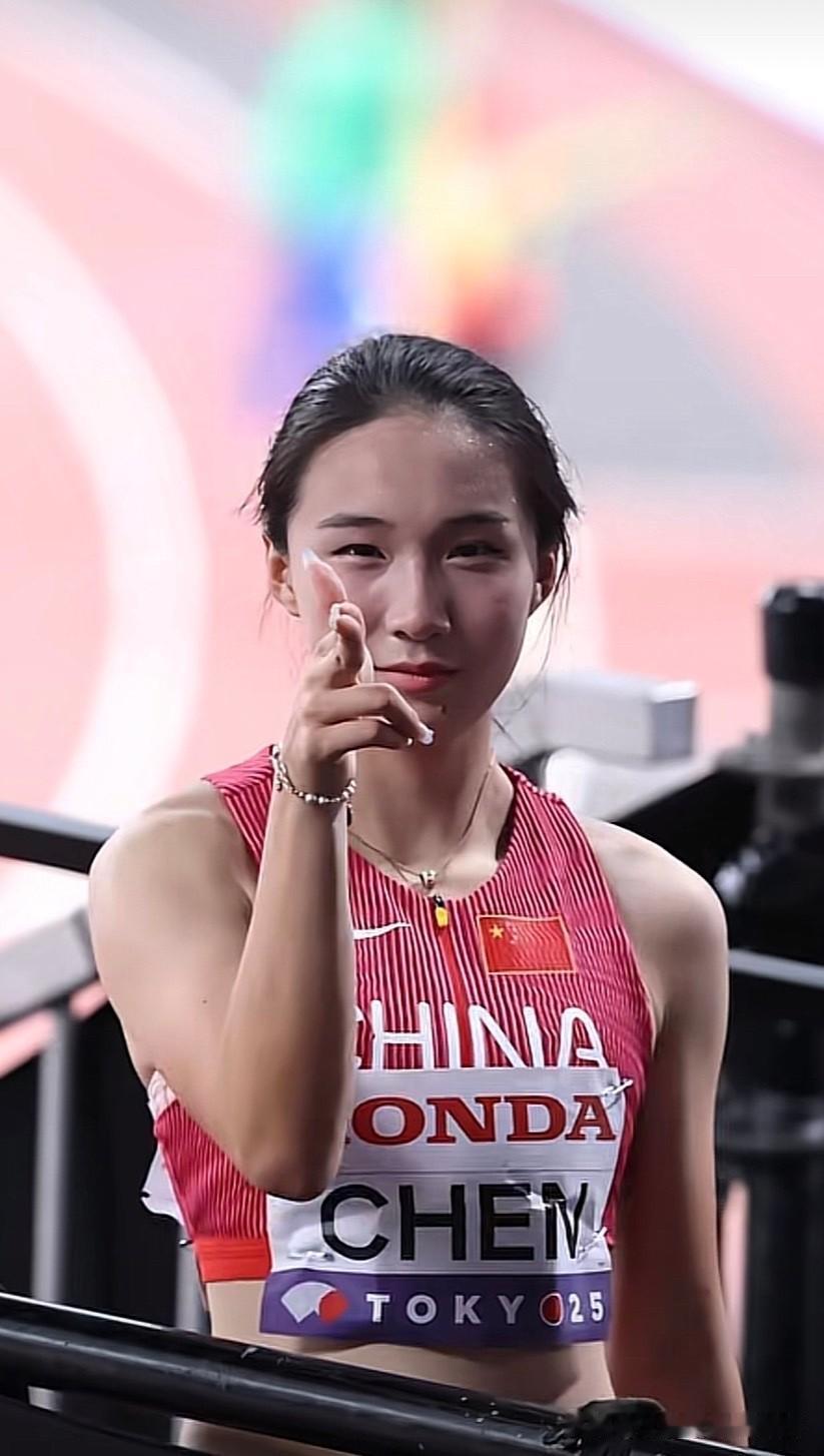截止目前，世界上女子100米最快的5名黄种人如下：第一位：李雪梅🇨🇳
