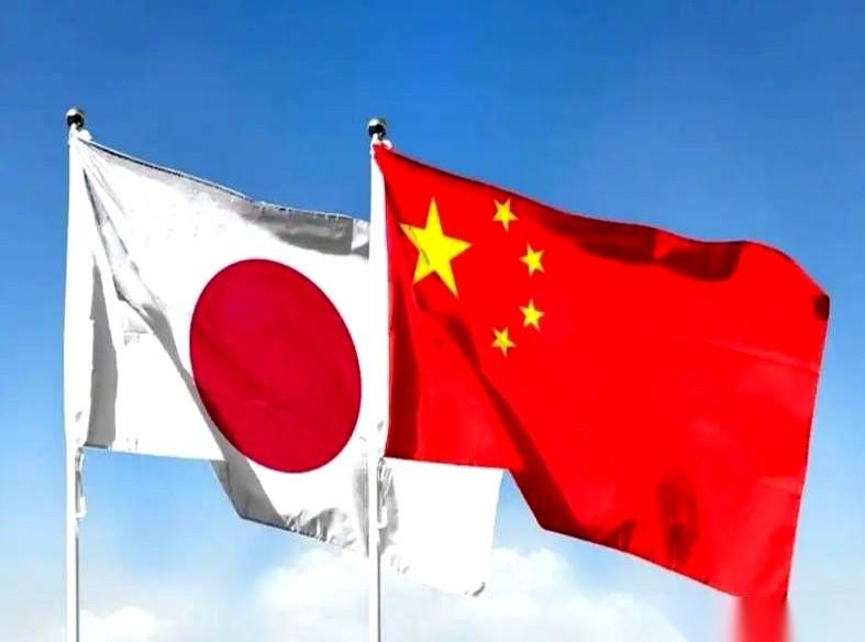 7月30日，《环球时报》放出的一段西太平洋军舰对峙录音，把一出水面下的暗战彻底掀