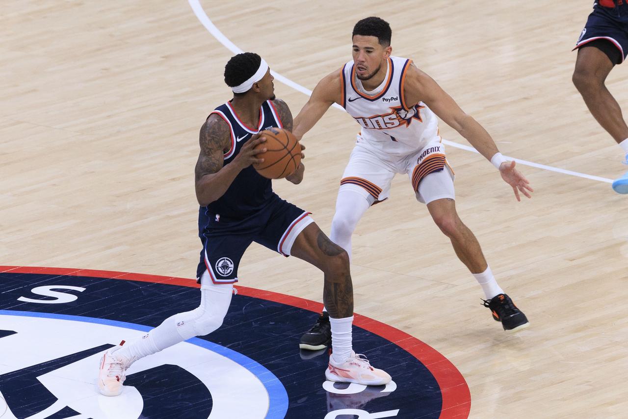 比尔赛季报销，对于目前的快船而言，虽然不幸，但却是球队重整旗鼓的一个好机会！从