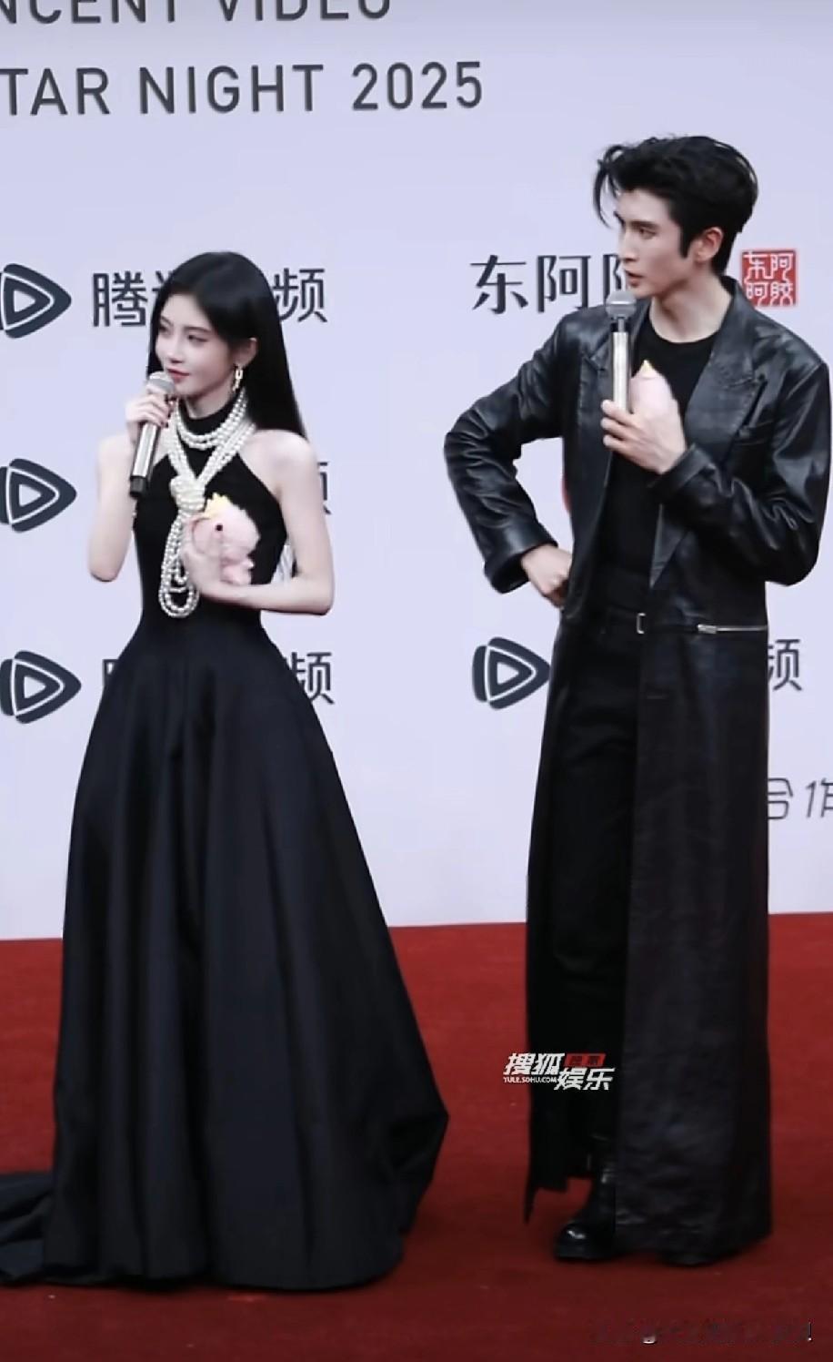 鞠婧祎这是穿了多高的鞋子啊！和张云龙一起走红毯，竟然看不出来很明显的身高差。