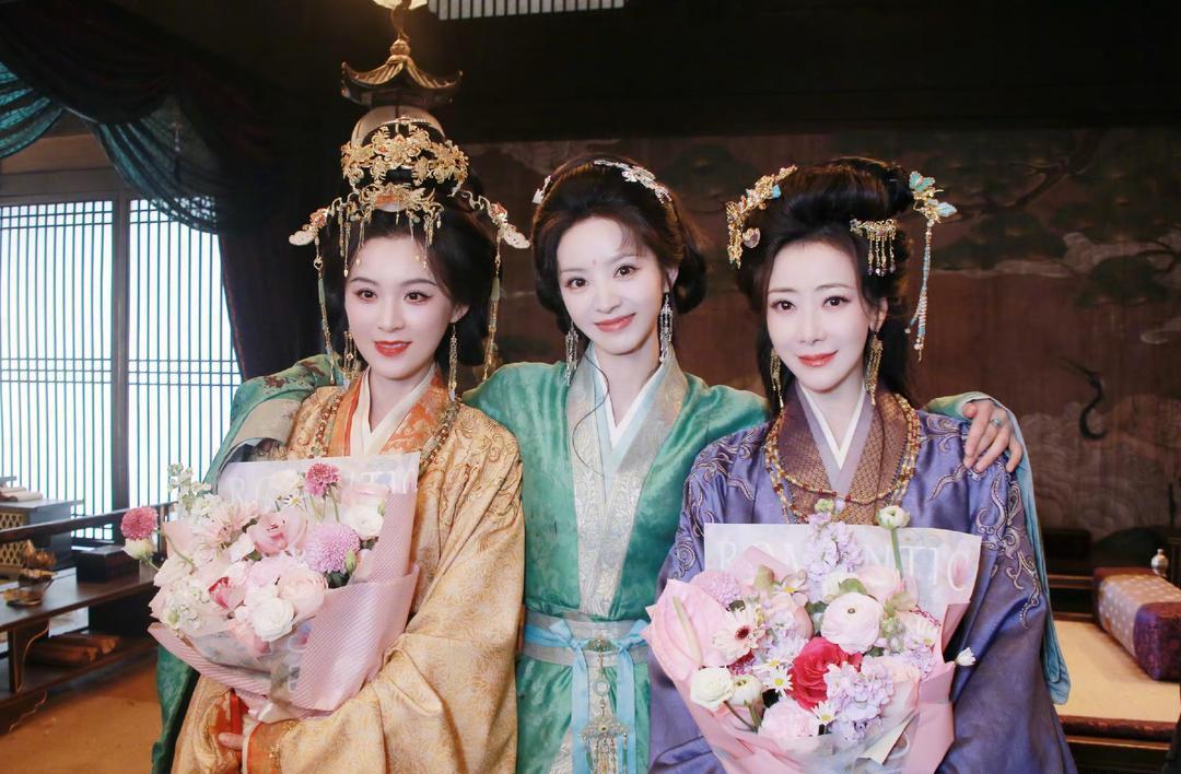 1.陈紫函曾经做过试管，但没能怀上才选择丁克，现在她老公一家人都在逼她认下外面的
