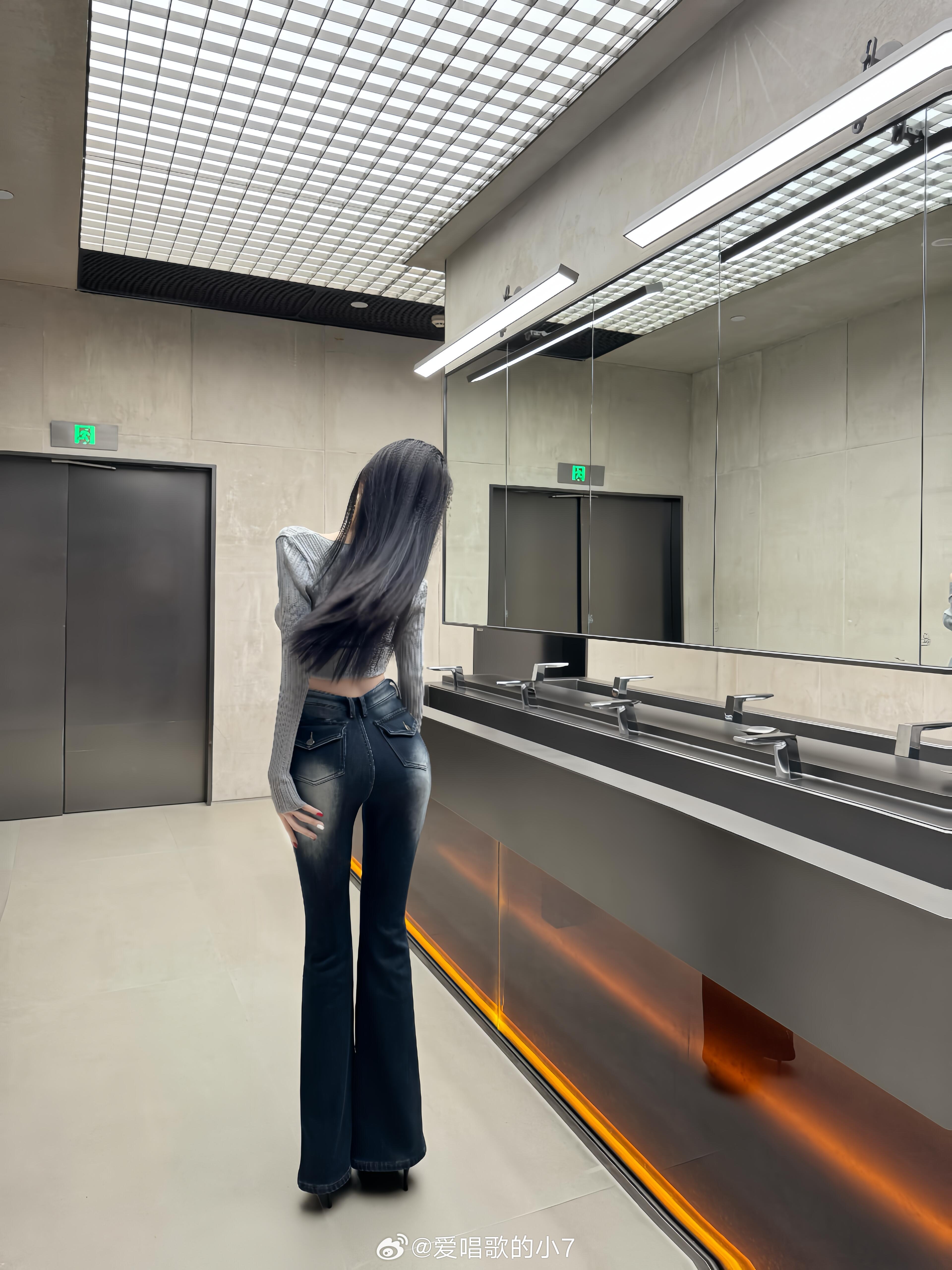 V腰丰胯裤翘臀又直腿