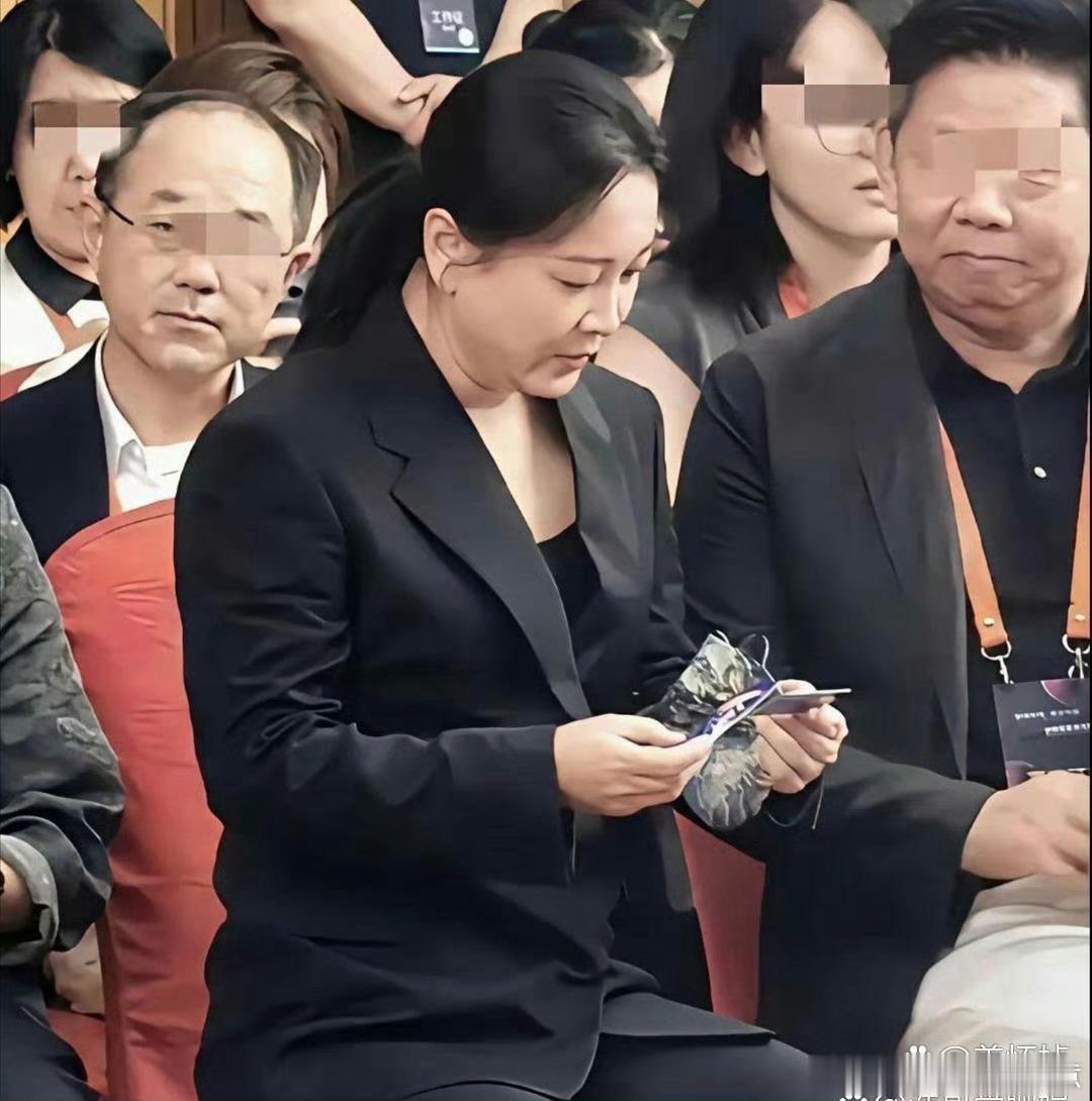 贾玲现在不是‎胖回去了，﻿是整个人更‍‌壮实了！状态也‍‏更健康了‏‎﻿，这‌‌