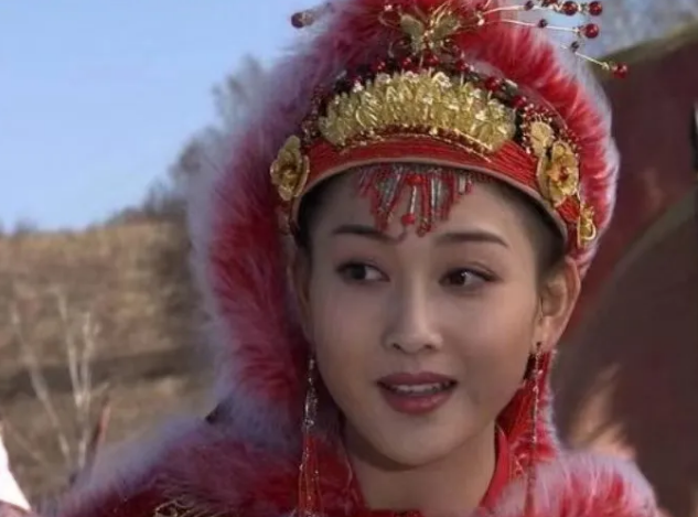 王昭君的一生可谓是一波三折。在王昭君23岁时，她的丈夫英年早逝。正当她伤心之际，