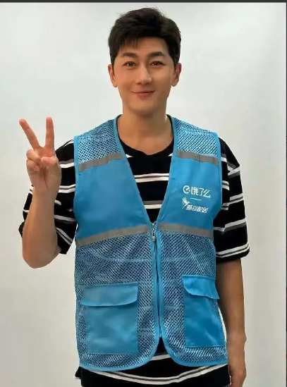 那个泰山陪爬的男演员大家还记得吗？史元庭他妈哭了，不是因为儿子找不到工作了，