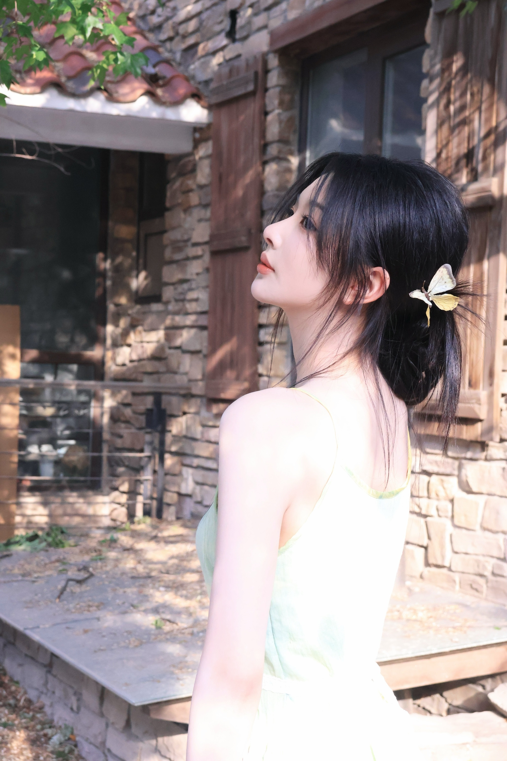 孔雪儿，秋日氛围，俏丽的“青苹果少女”。孔雪儿