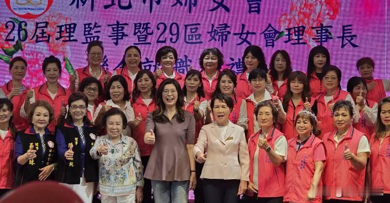 被夸比以前漂亮郑丽文：大家都这样讲国民党主席郑丽文今天（25日）参加新北