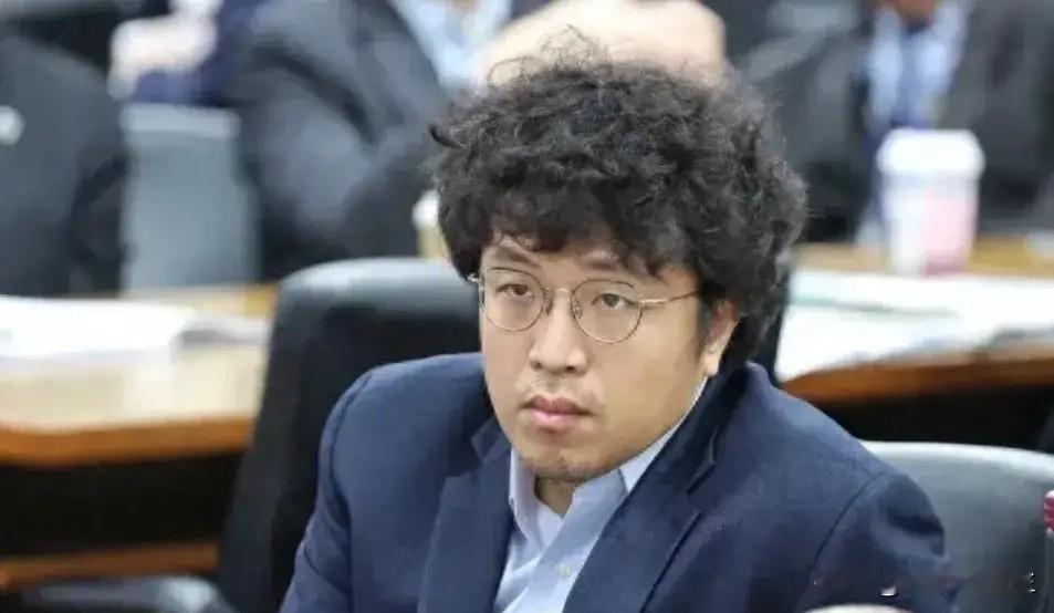 民进党推沈伯洋出来选市长，目的何在？赖清德这步棋，走得既蠢又坏。推一个被大陆以