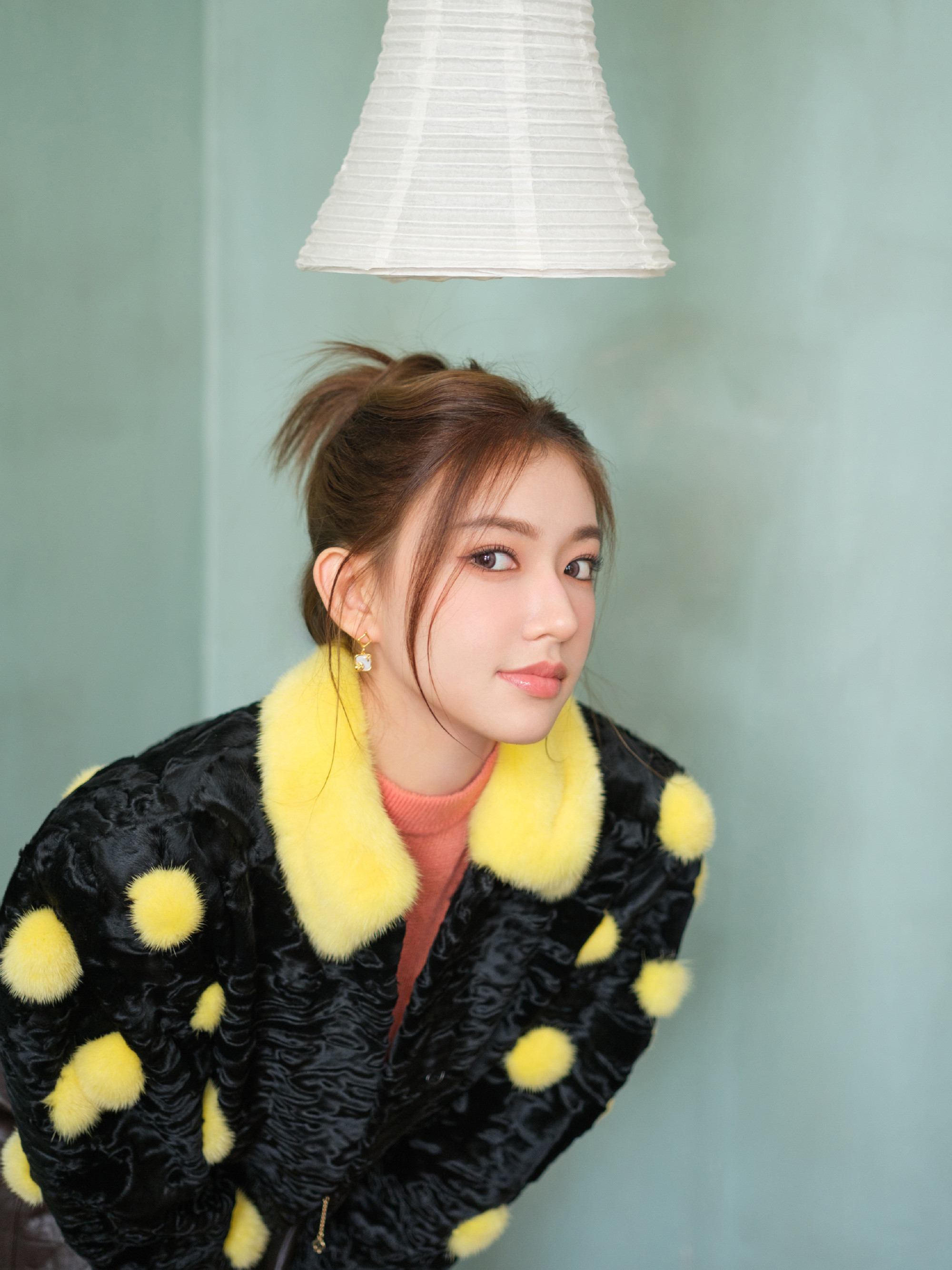 程潇cx程潇姜婉怡站在世界的天平，生命比一滴泪重吗？​​​