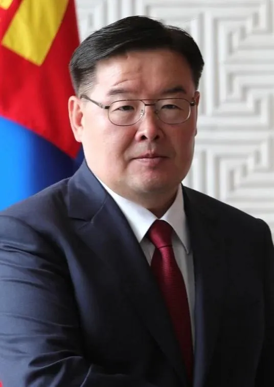 蒙古推举原总统办公厅主任亲华施政新总理据总台乌兰巴托6月10日消息，蒙古大呼