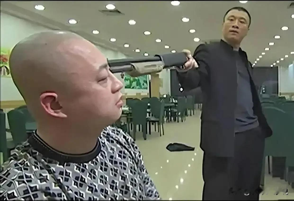 今天看新闻，说歼15用雷达照了日本的F15。由于对军事上的一些东西了解不多，所以