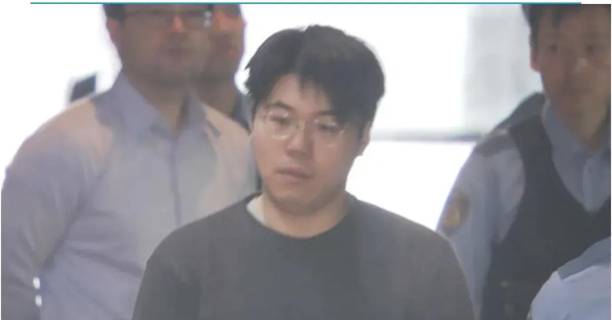 中国情侣拘禁抢劫前男友被捕5月30日，据日本富士电视台报道：警方正式逮捕一对中