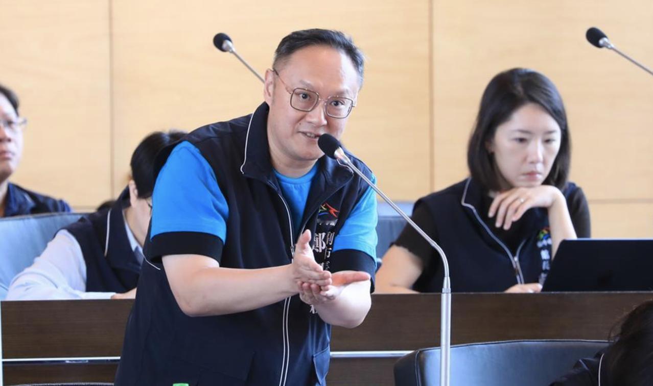 卢秀燕台中市长卸任后，直奔2028？郑照新一句"观察入微"几乎明牌了台中市副
