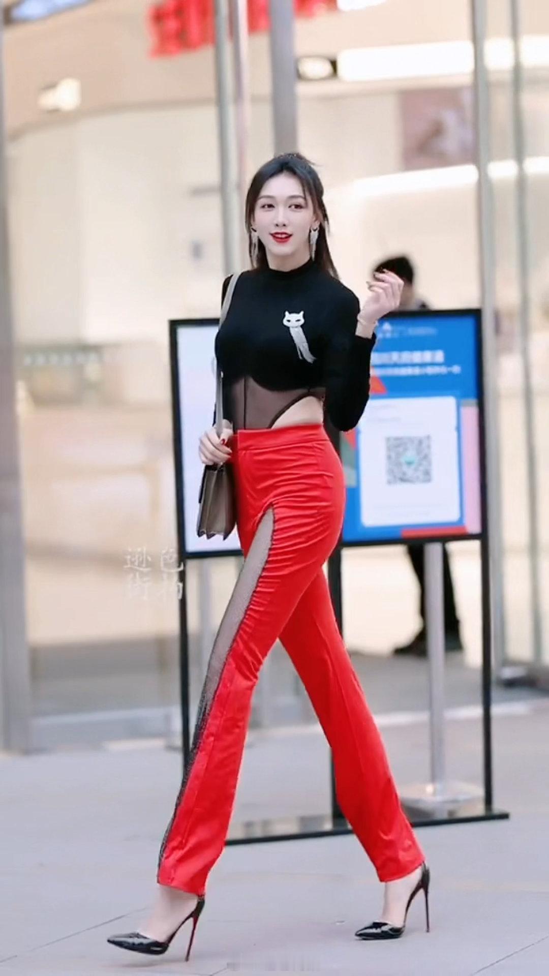 l【成都街拍】周五，宝贝们早安！丨摄影拍照每日穿搭