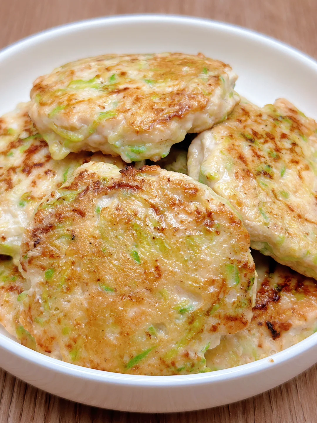 这个鸡胸肉饼也太好吃了，一个饼才20大卡😋