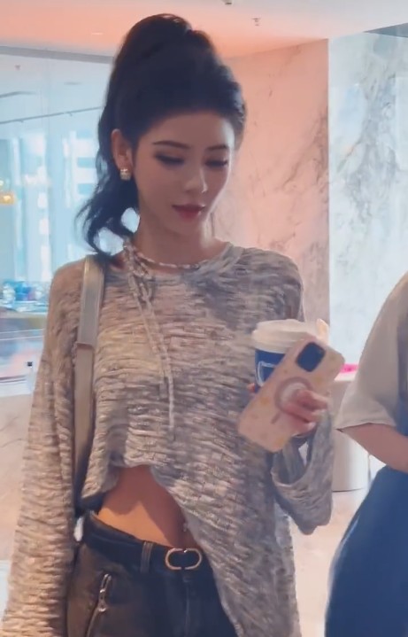 张予曦悄悄打了脐环