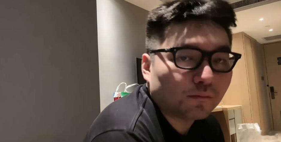 566不会今天真一黑到底冠军了吧！这两天凯西杯许久不打DOTA的566表现非常不