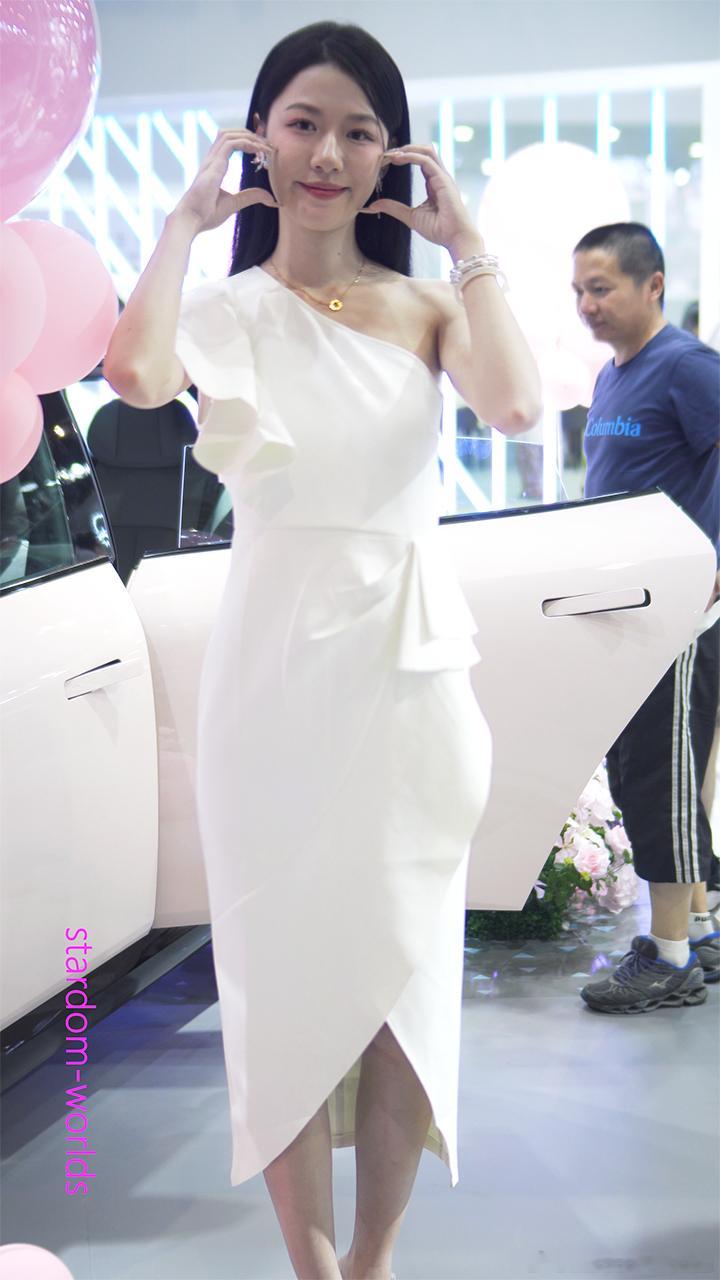 模特车模东莞车展2025东莞春季车展美女车模58