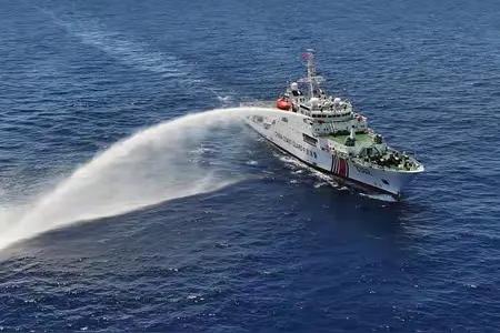 8月1日，海警干了一件大事！模拟拖离侵权船只，要动手了？2026年8月1日，