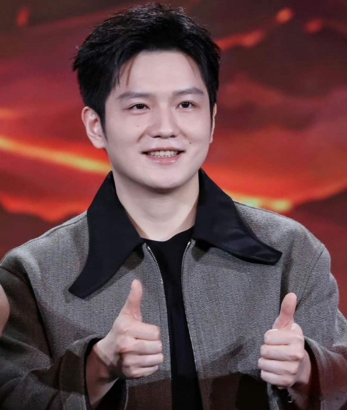 那天我问女儿：樊振东、马龙、王楚钦，如果挑一个当老公，你会选谁？女儿瞟了