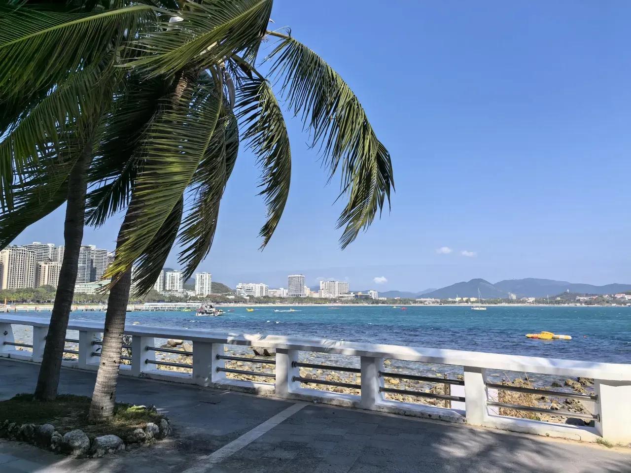 如果中美之间达成共识，暂时都不要掀桌子，而是继续维护现行的国际秩序和体系，那么联