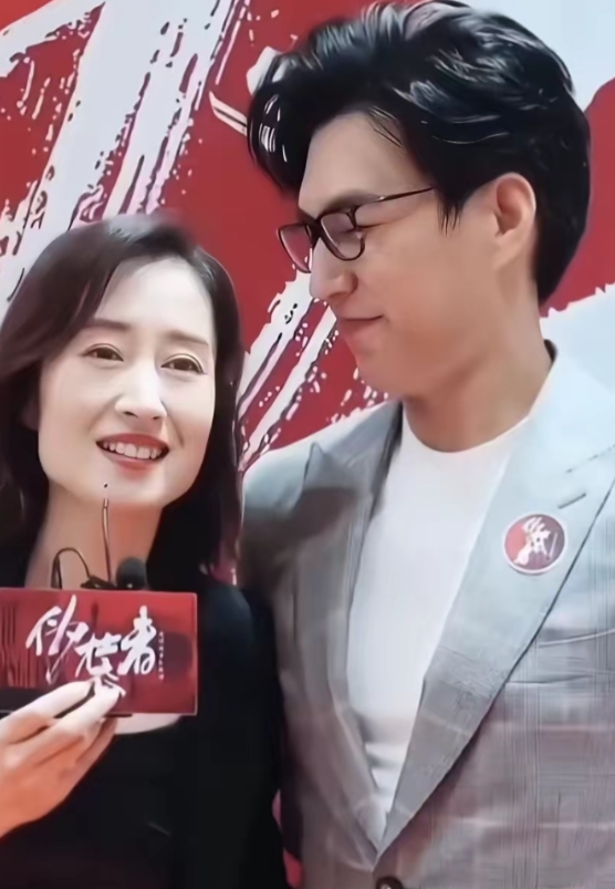 知名演员！靳东和刘敏涛靳东，48岁，毕业于中央戏剧学院，一级演员，第十四届全