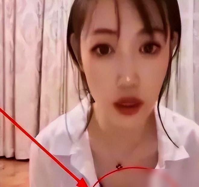 宋喆出狱后第一个联系的人，是马蓉。她没接电话。王宝强的新电影《八角笼中》票房22