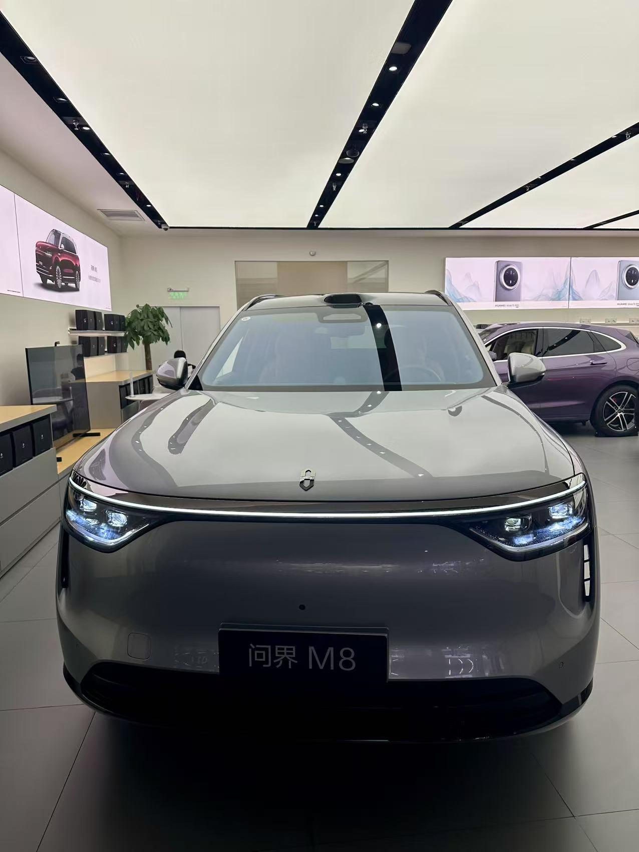 8月乘用车批发销量超两万辆的车型有22个特斯拉ModelY（58,888辆