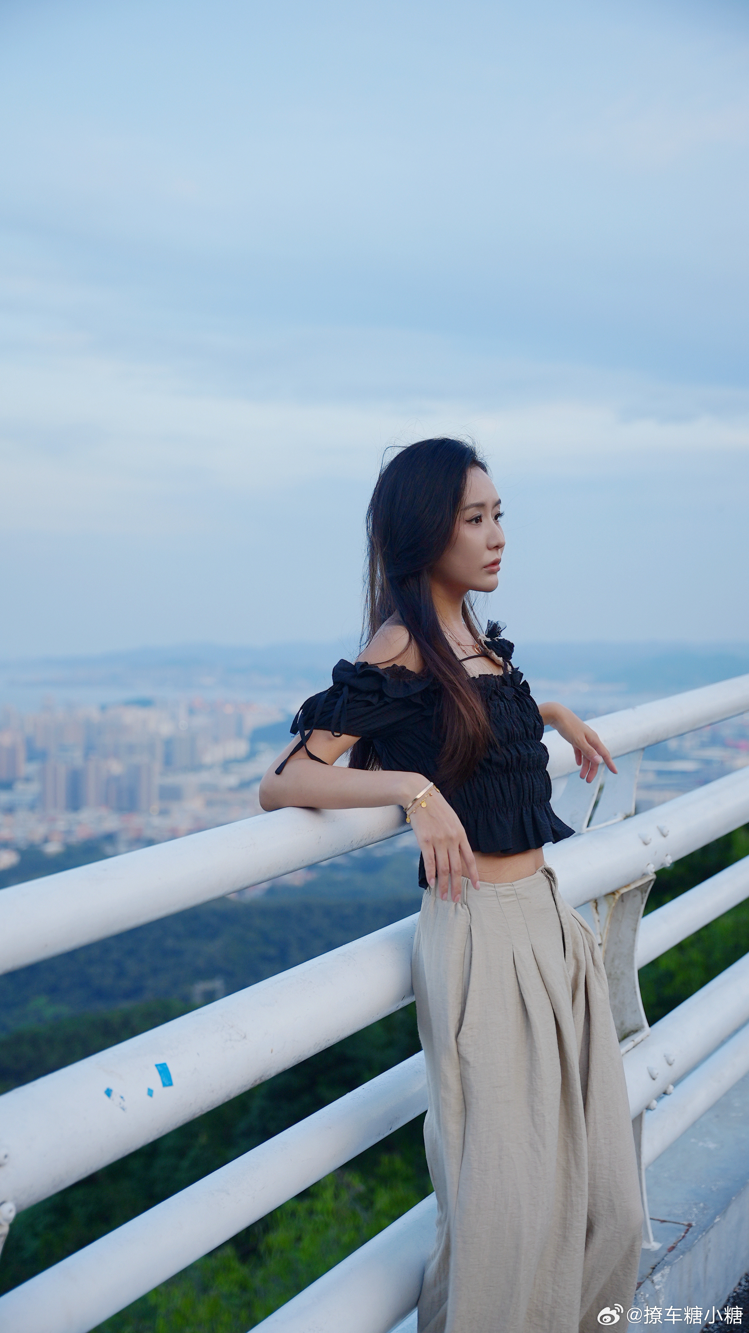 每天早起打卡早安！新的一周怎么感觉时间越过越快呢[捂脸哭][捂脸哭]​​​
