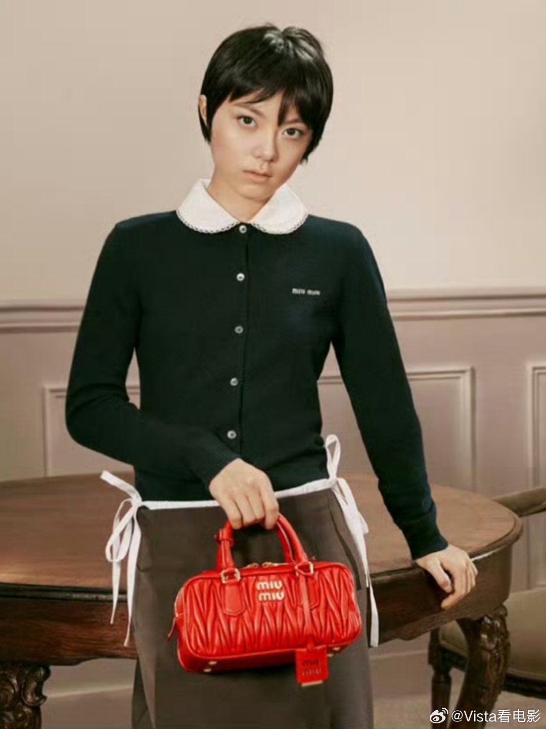 是谁要陷害赵今麦，口红都不给涂一下吗？赵今麦超短发大片