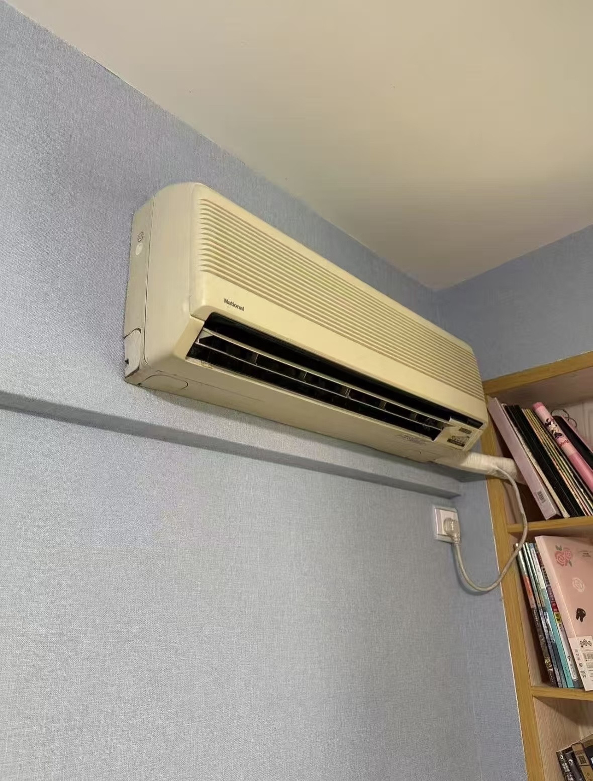 说到这个就想起来前阵子老家用了五六年的老空调突然不能制冷制热了…你家的老旧家电退