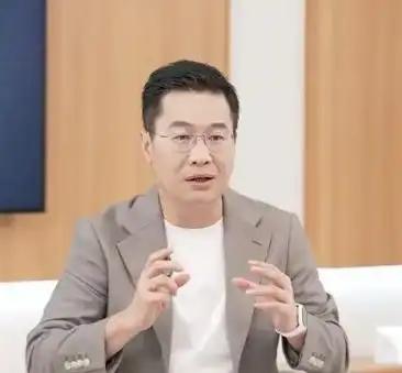 8月19日，小米集团总裁卢伟冰在财报电话会上透露，小米澎程两款新车预售订单超出预