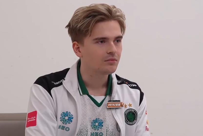 鲷哥大胜利！Skiter来成都接受完美专访被问"蚂蚁应该出电锤还是黯灭"，Ski