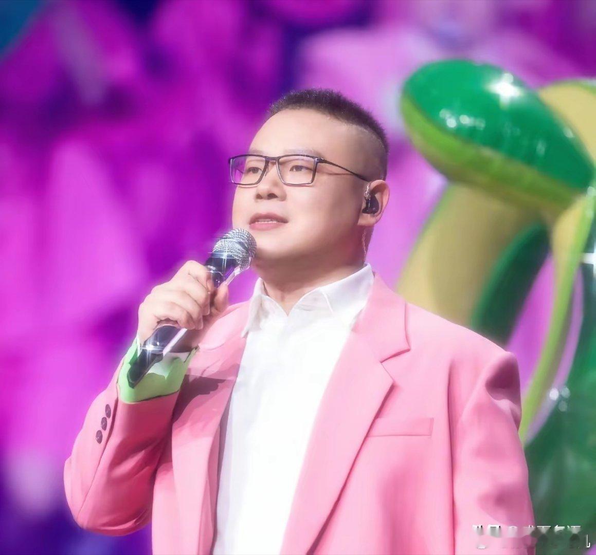 岳云鹏，太激动了！2月11日凌晨00:47，岳云鹏依旧辗转反侧难以入眠，于是在社