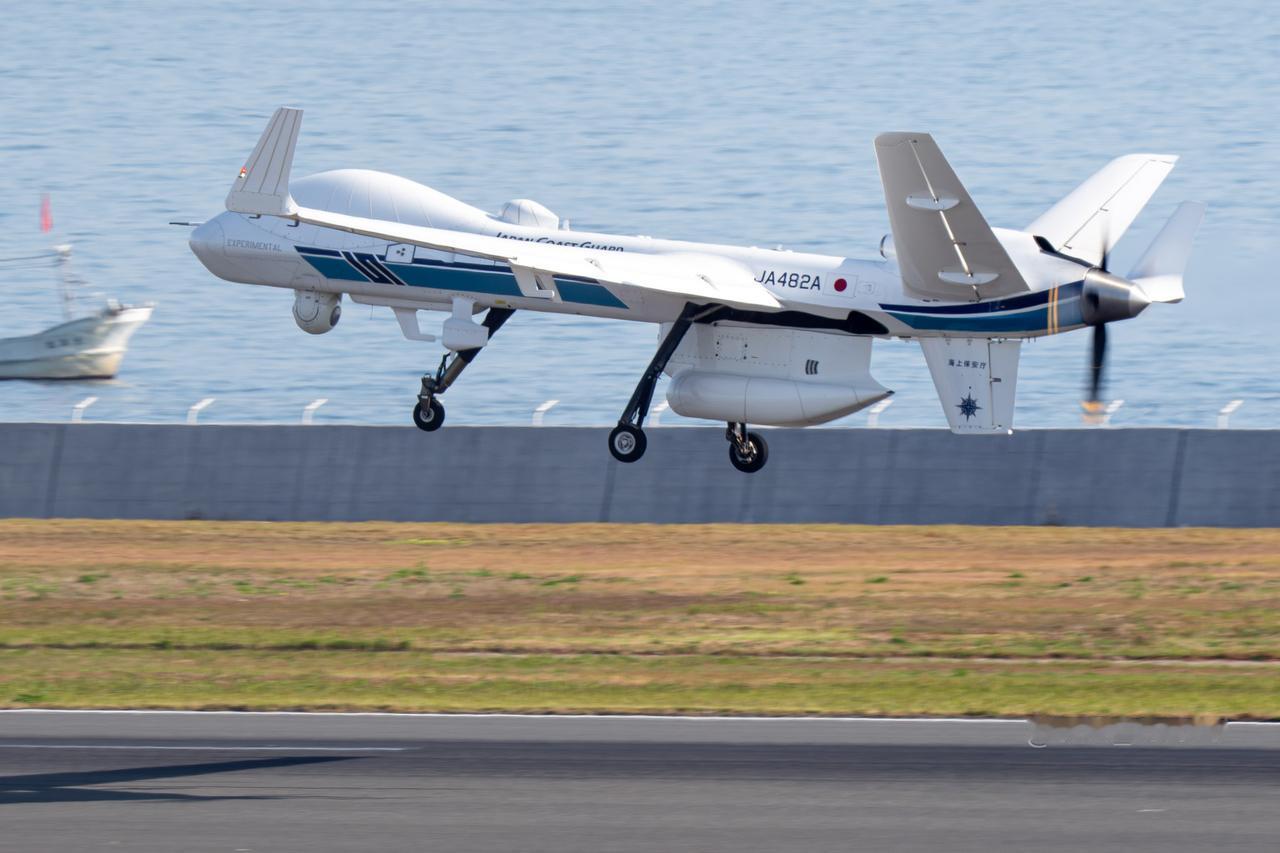 【同一天，美日两国各摔一架无人机，还都是一个型号】据日本读卖新闻报道，11月