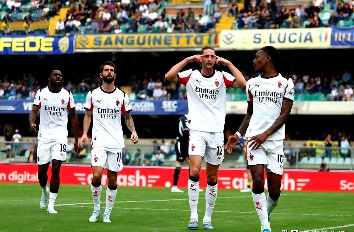 这周末球赛有点意思，强队客场集体发力，简直是攻防教科书！国际米兰那边最搞