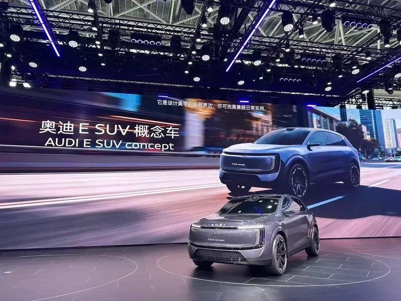 奥迪ESUV概念车的亮相，算是奥迪电动化转型中很实在的一步。它没玩太多虚的概念