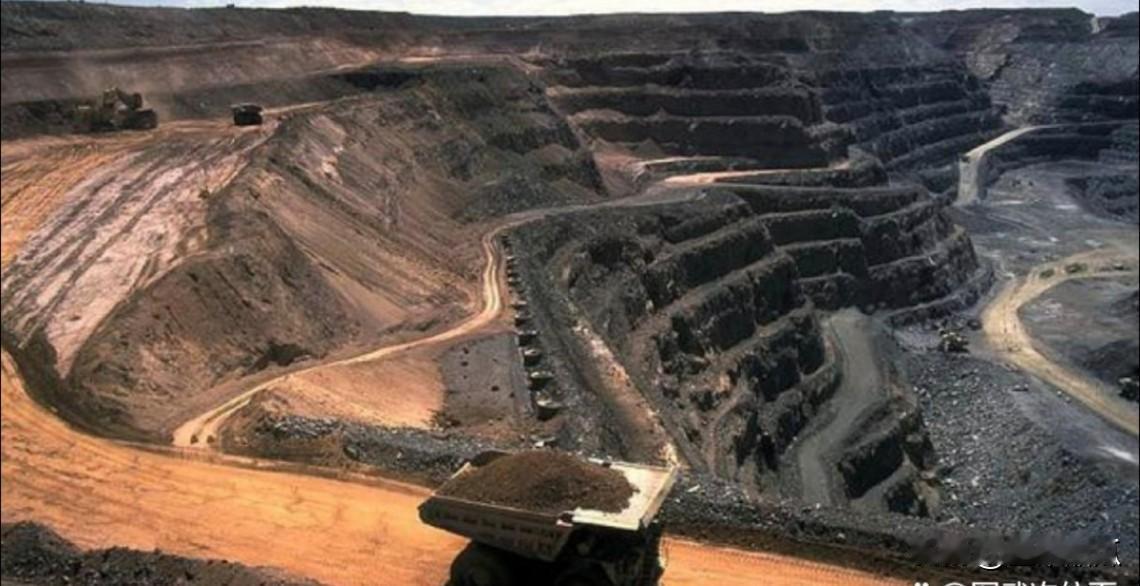 尼日尔无视法国，最近打仗要紧，尼日尔矿业部长宣布，正与俄罗斯、中国和美国就出售1