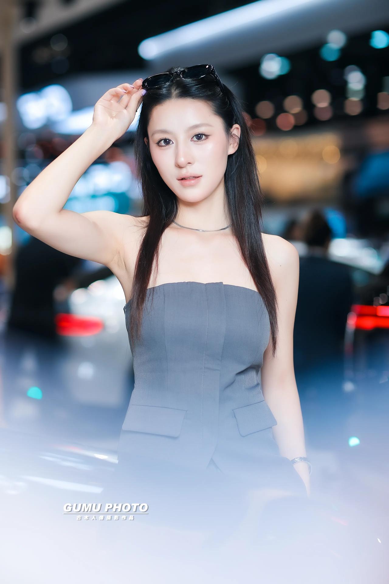 2026成都车展腾势展台模特
