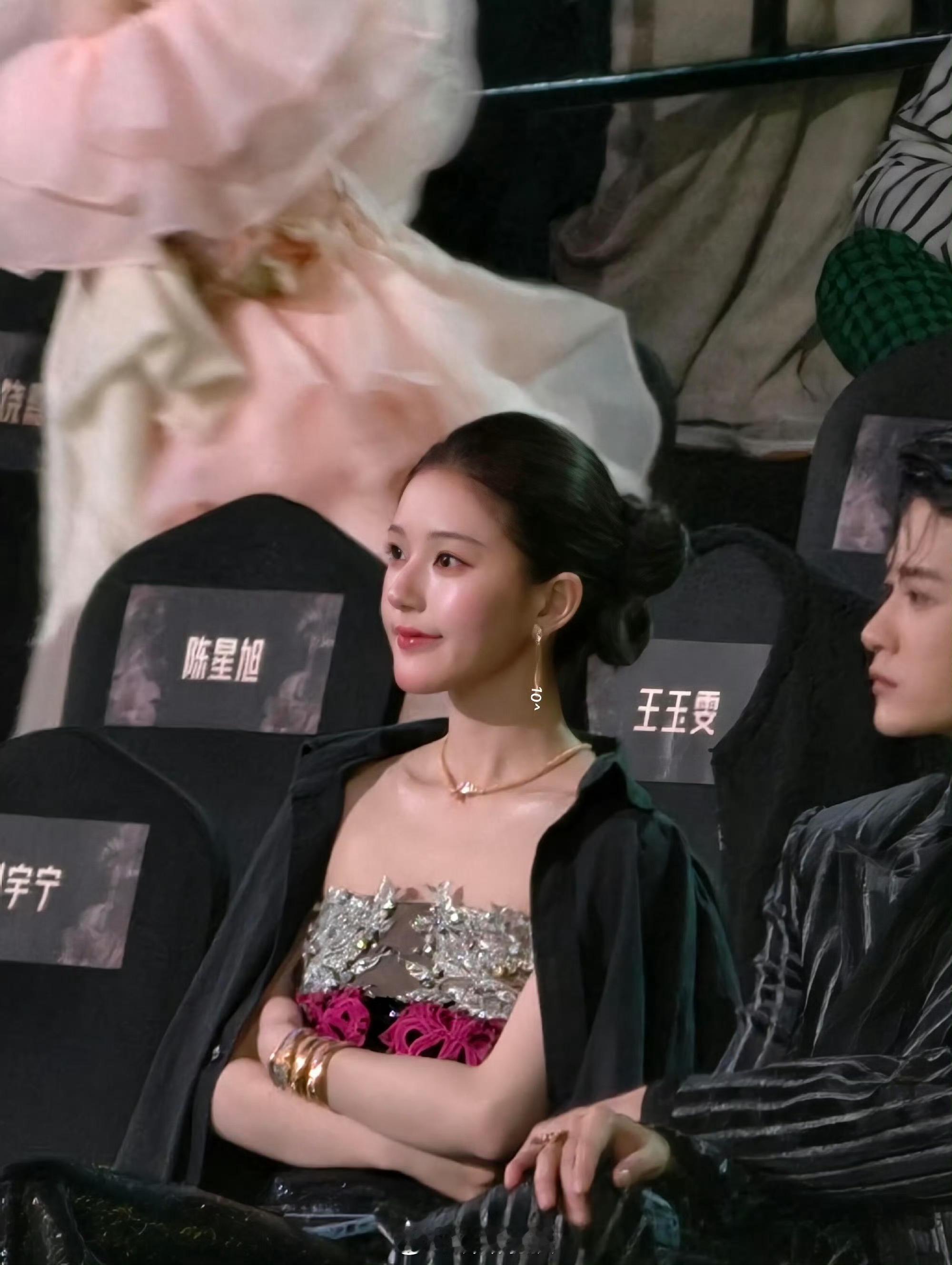 赵露思虞书欣生图对比🈶，你们其中一位原相机超抗打！！