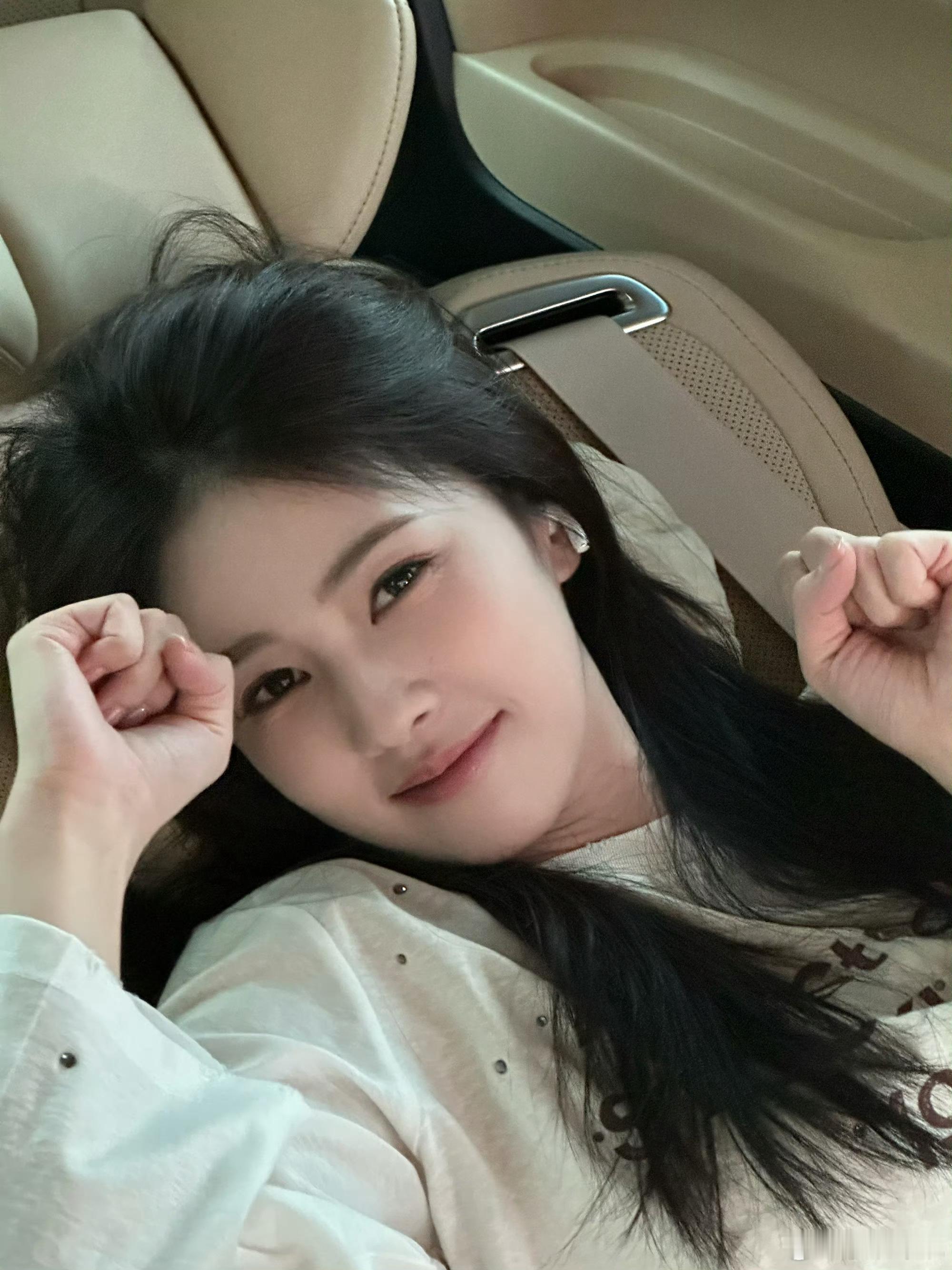白鹿瘦成啥样了演员不同状态不同角色😘天气炎热拍摄辛苦，🍍好好吃饭～期待