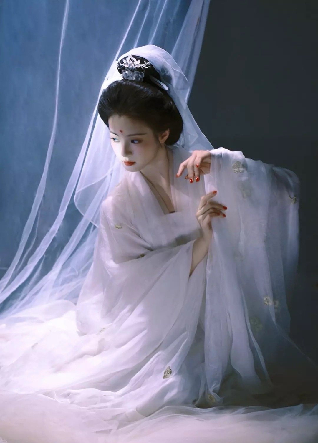 对内娱女明星观音塑的印象还停留在张雅钦这张脸上怎么鞠婧祎和陈都灵两家粉丝突然为‘