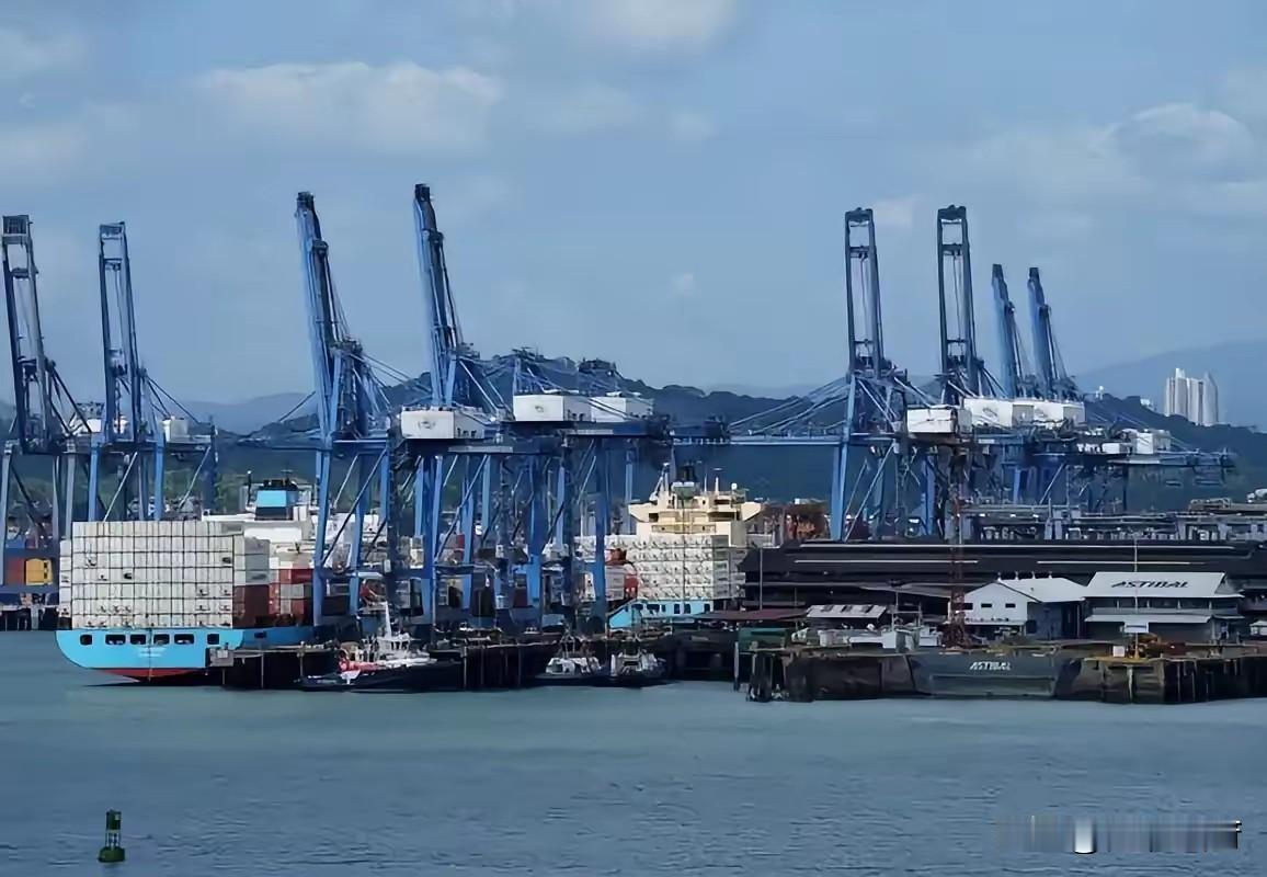 就在刚刚，​长和集团正式宣布，​2月4日，长和集团正式发布公告：针对巴拿马最