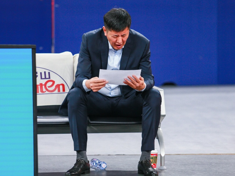 不愁没工作! 丁伟在CBA已执教过浙江、山东、新疆等8支球队