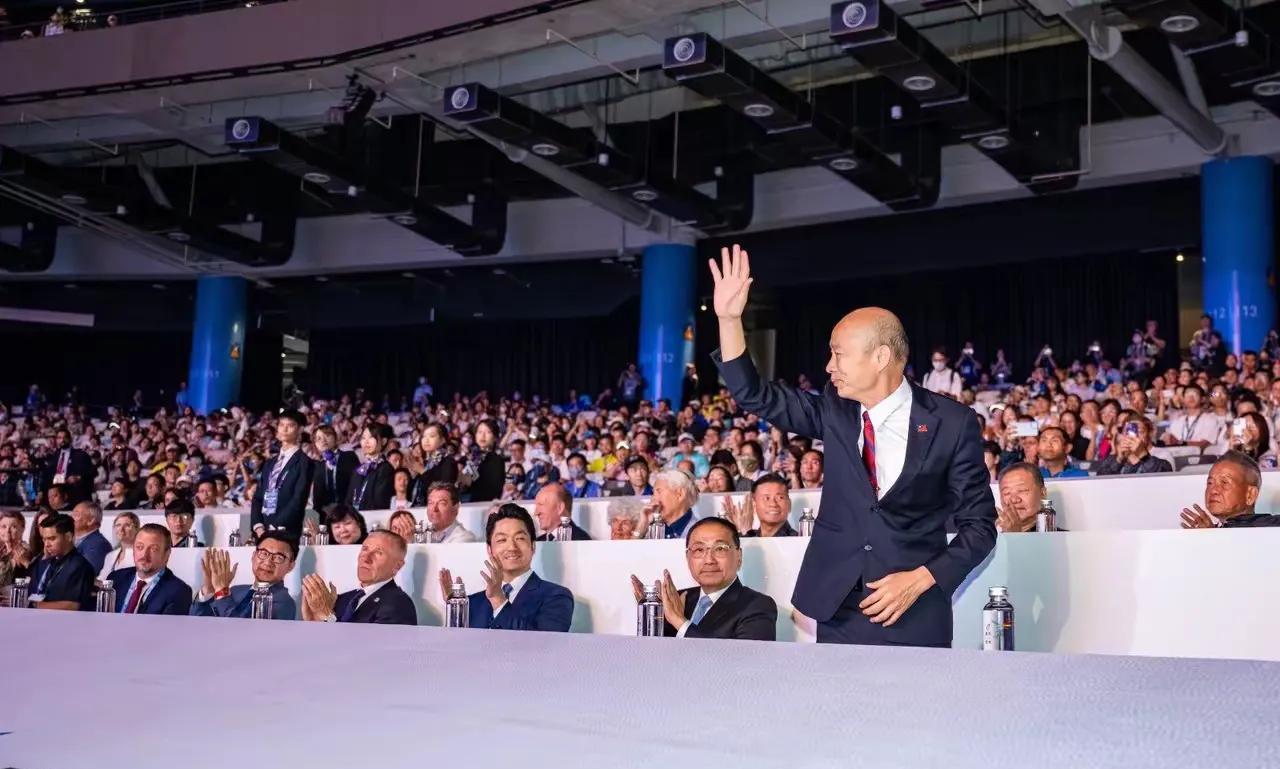 韩国瑜只有殊死一搏！7月24日晚，韩国瑜发文称：沉默就是退让！明晚，公道、正道