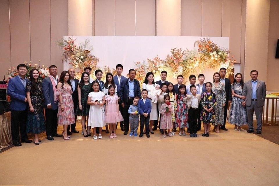 在柬埔寨办事绕不过三件事：雨季，吴哥窟，洪家关系网。洪家人多，洪森一家有30多